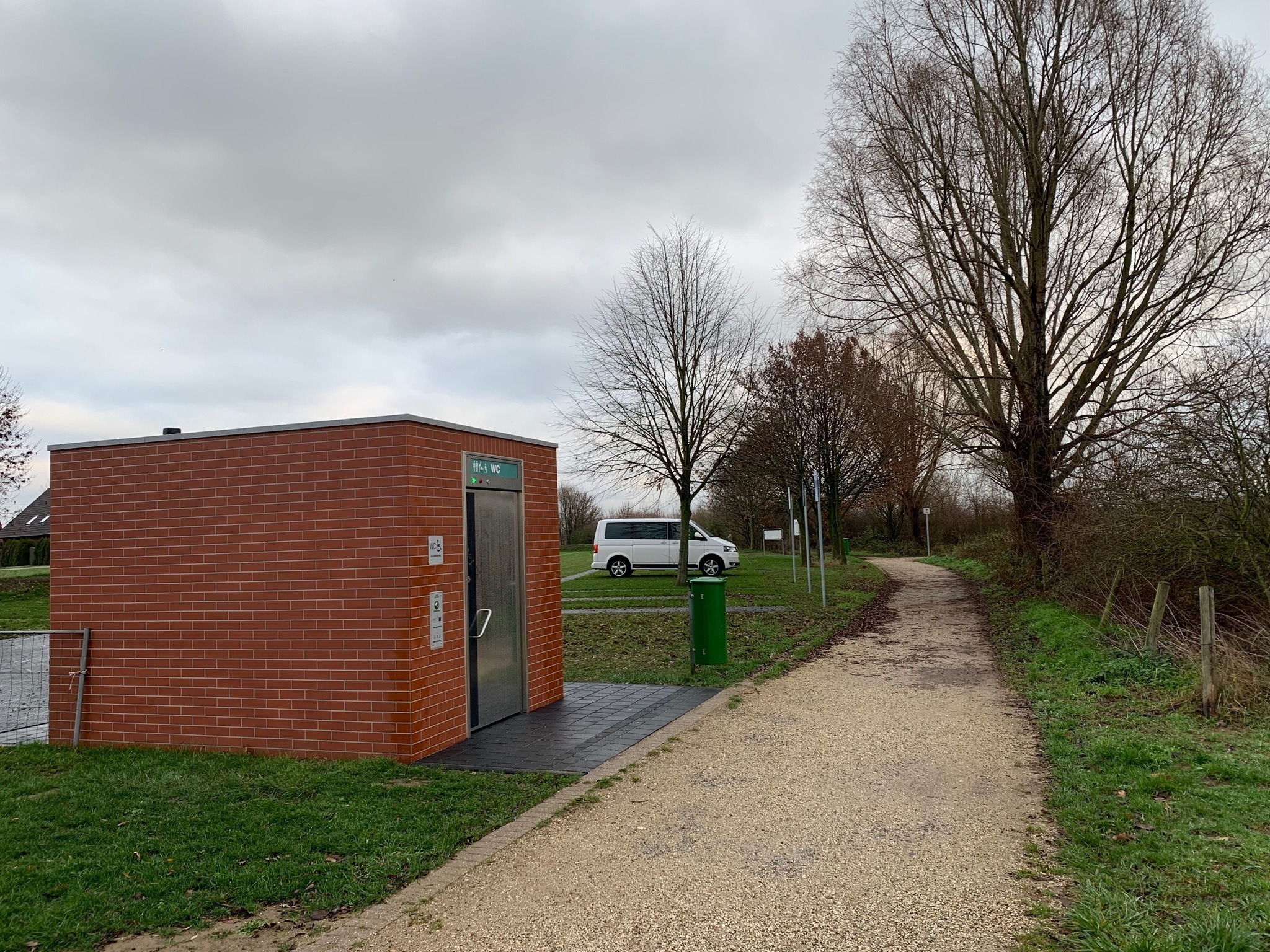 WC-Anlage Xantener Südsee - Mast 3 Surfereinstieg