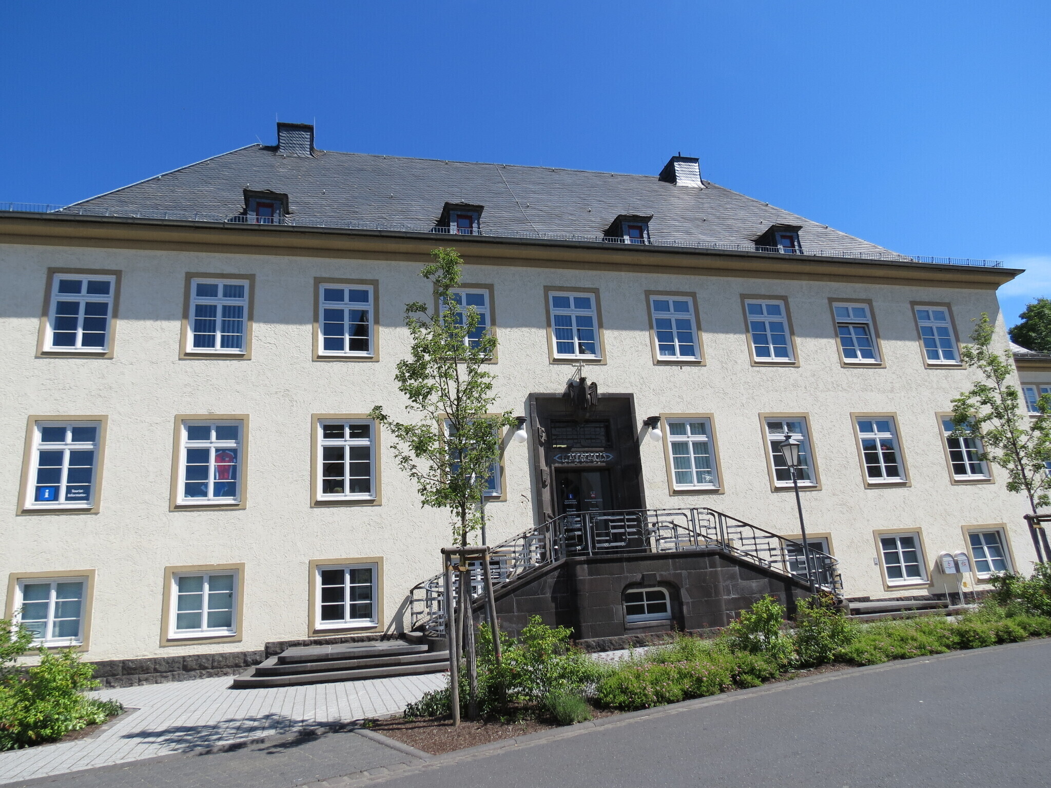 Tourist-Information Hocheifel-Nürburgring