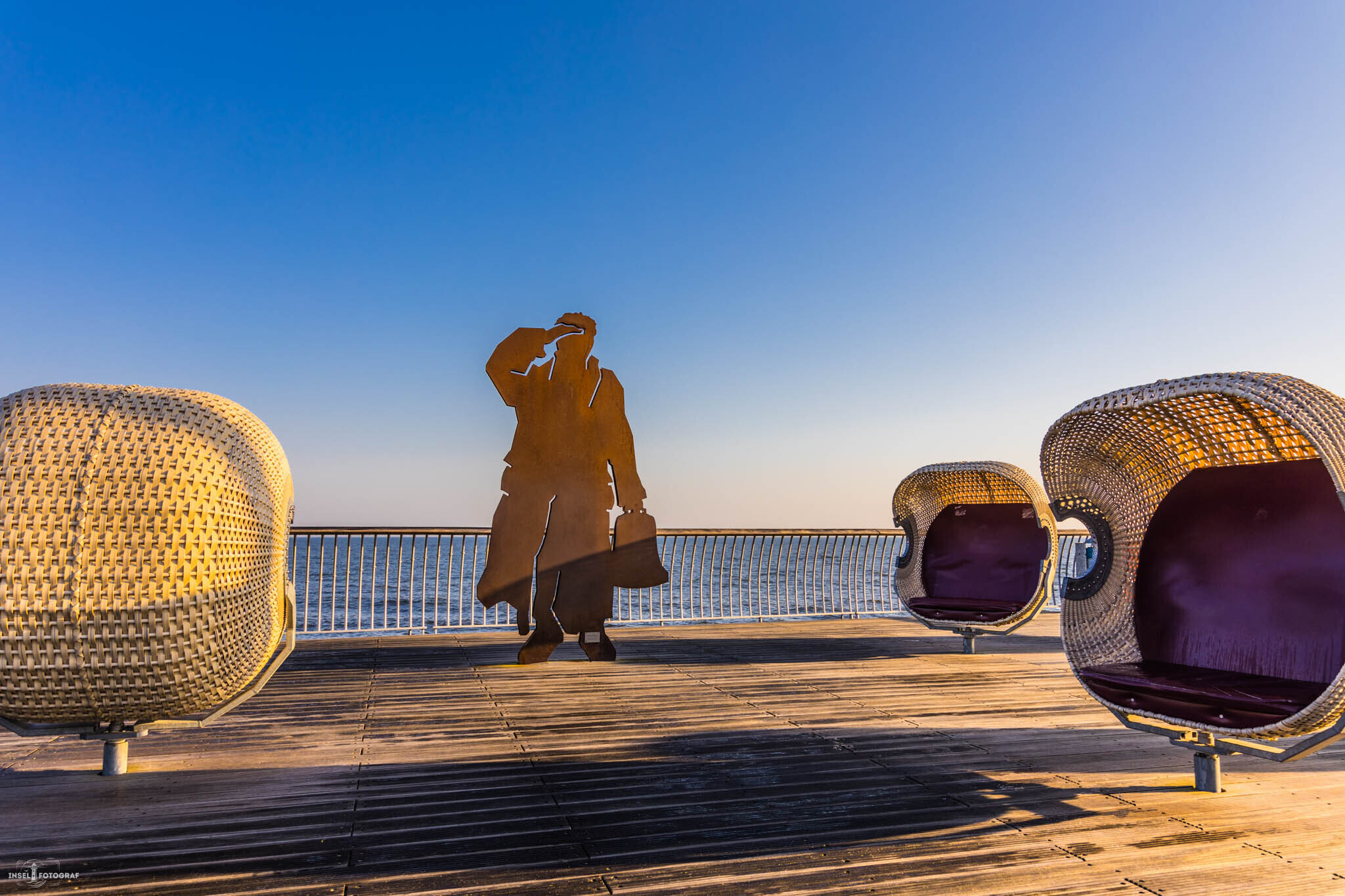 Sitzgelegenheiten auf der Seebrücke Koserow - ©©Andreas Dumke / insel-fotograf.eu Sitzgelegenheiten auf der Seebrücke Koserow - ©©Andreas Dumke / insel-fotograf.eu