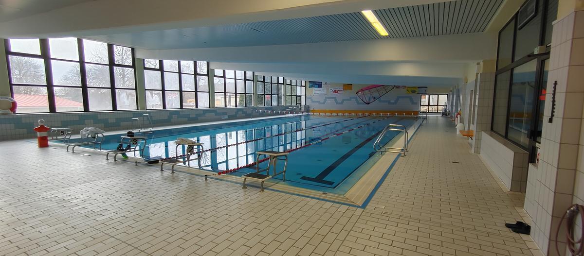 Schwimmhalle Zeitz "Naether-Bad"