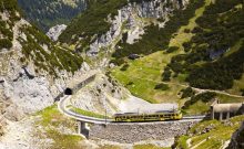 Wendelstein Zahnradbahn bei der Fahrt zur Bergstation - ©© Chiemsee-Alpenland Tourismus Wendelstein Zahnradbahn bei der Fahrt zur Bergstation - ©© Chiemsee-Alpenland Tourismus