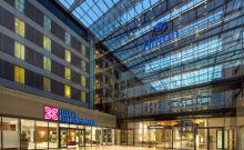 Hilton Garden Inn Frankfurt Airport - ©Simona Grimm Hilton Garden Inn Frankfurt Airport - ©Simona Grimm