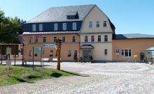 Touristinformation Stützerbach - Haus des Gastes mit Heimat- & Glasmuseum - ©Touristinformation Stützerbach