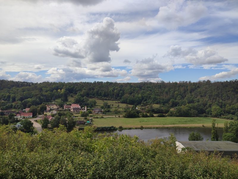 Informations- und Aussichtspunkt auf dem Saalberg in Rothenburg - ©Ramona Wolf Bild von Informations- und Aussichtspunkt auf dem Saalberg in Rothenburg - ©Ramona Wolf