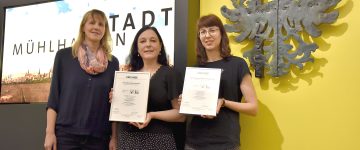 Übergabe der Zertifikate an die Mühlhäuser Museen Peggy Fauß, Susanne Kimmig-Völkner, Sarah Pönicke (v.l.) © Matthias Nolte, Mühlhäuser Museen