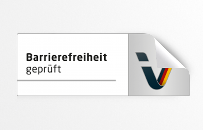 Aufkleberbeispiel mit dem Logo „Barrierefreiheit geprüft“